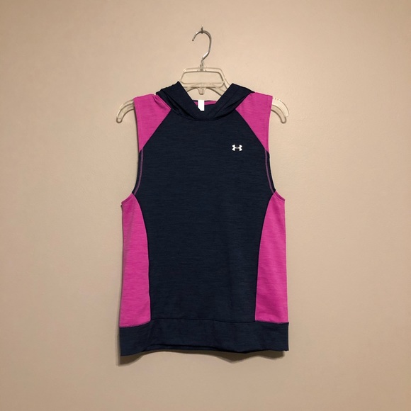 Under Armour Tops - NWT Under Armour pullover—size XS